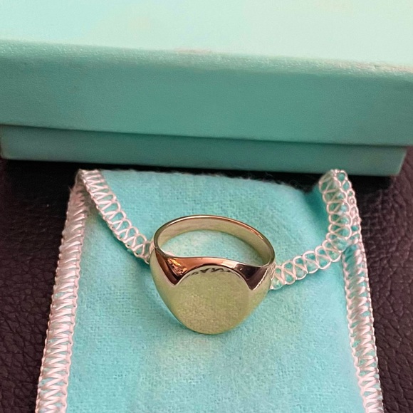 Tiffany & Co. Other - Vintage Tiffany & Co. 14K gold signet ring RARE